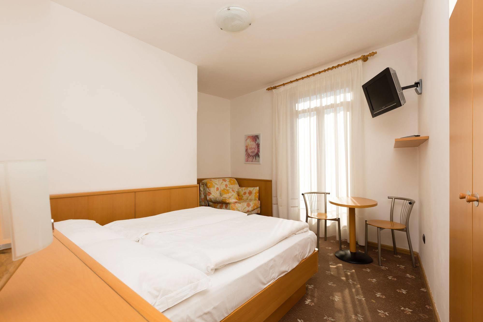 Bed & Breakfast Garda Living Apartments Torbole