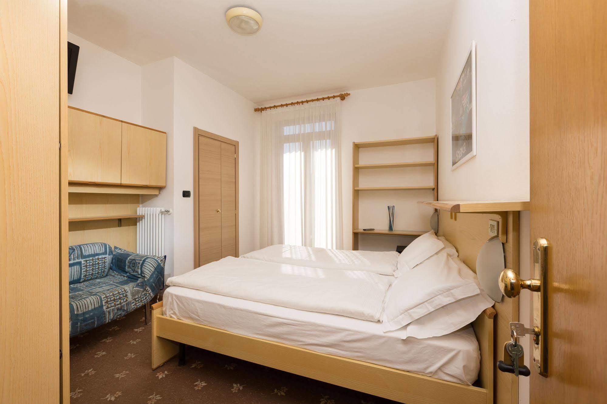 Garda Living Apartments Torbole Bed & Breakfast 2*