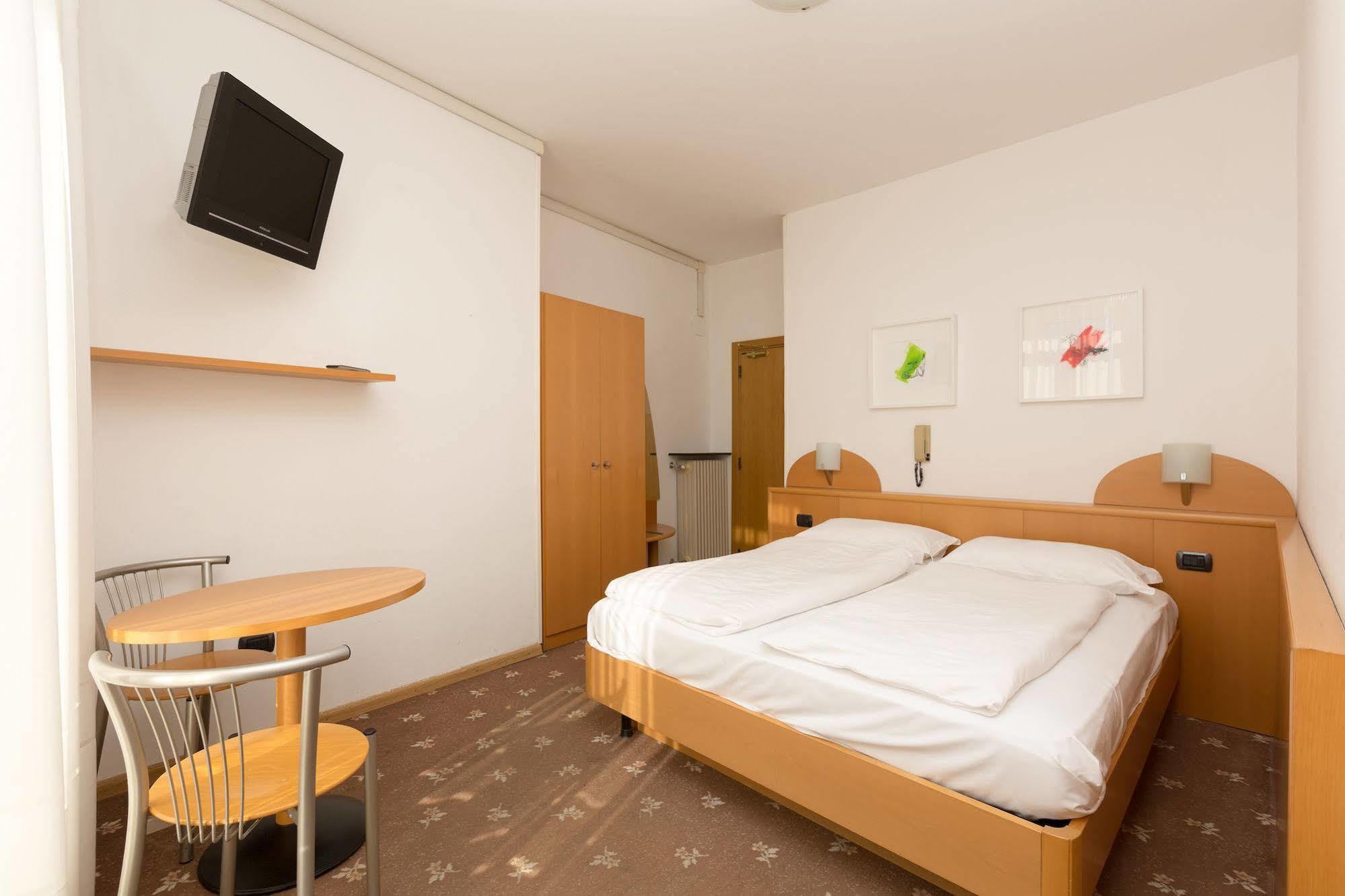 Garda Living Apartments Torbole 2* Torbole Sul Garda