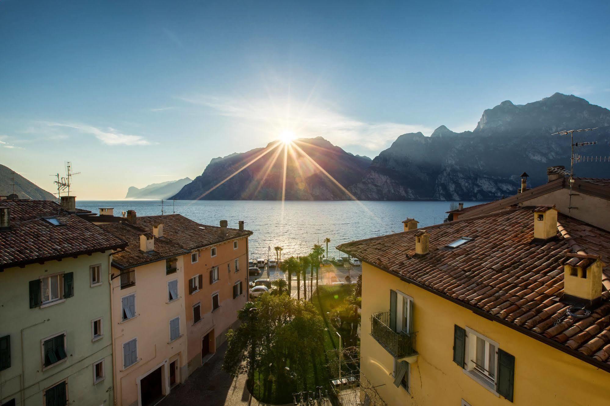 Garda Living Apartments Torbole Bed & Breakfast
