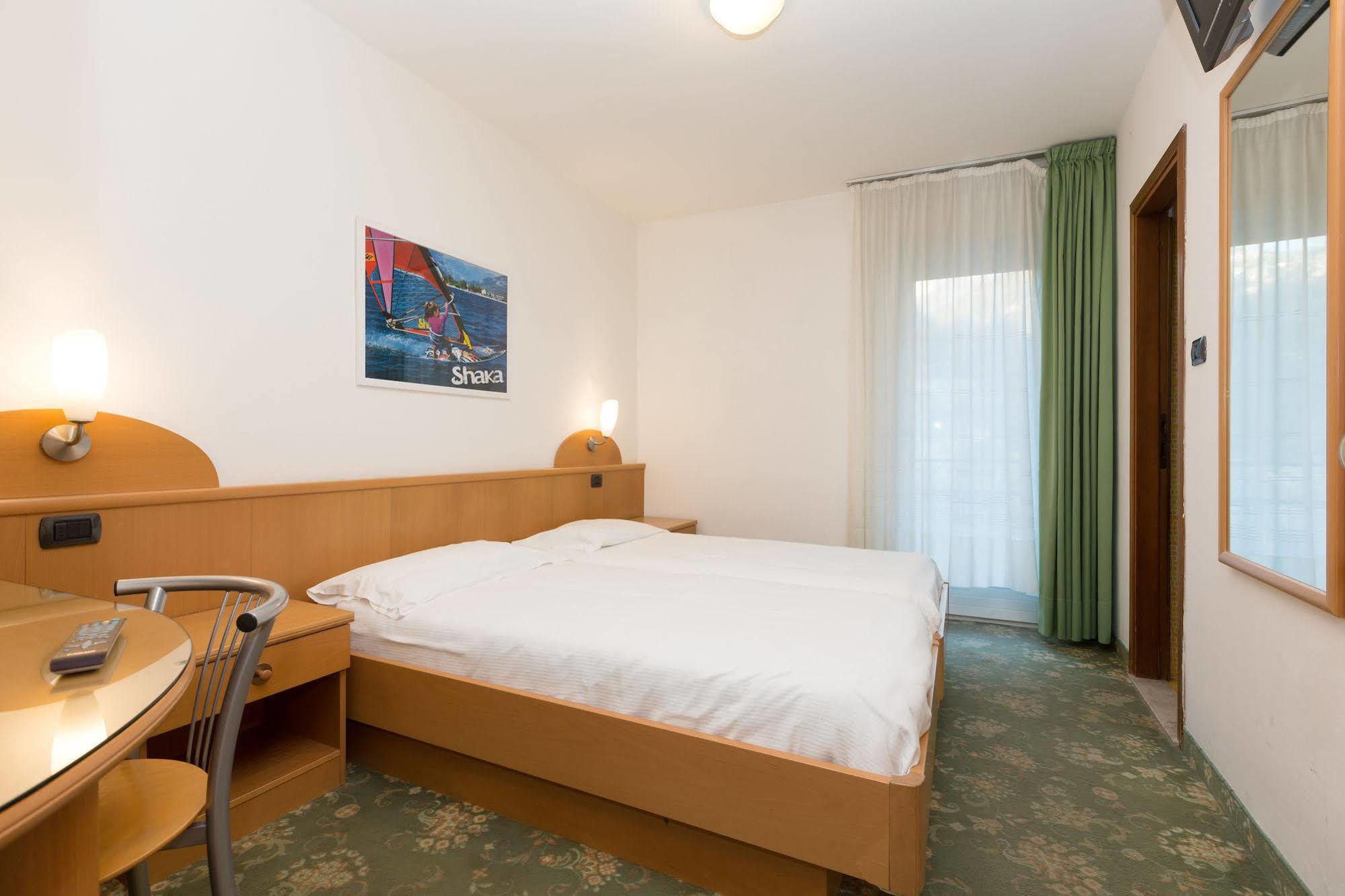 Bed & Breakfast Garda Living Apartments Torbole 2*